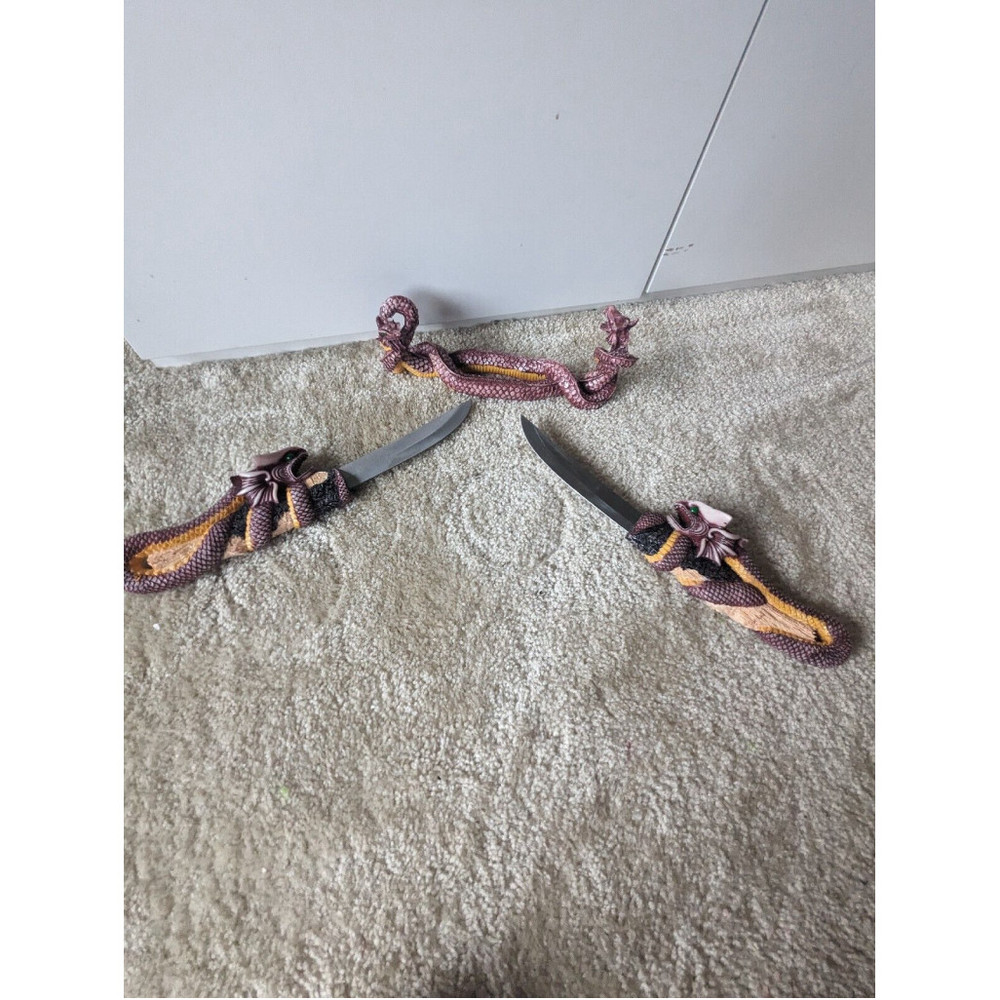 Dual Collectible Dragon Knifes And Stand